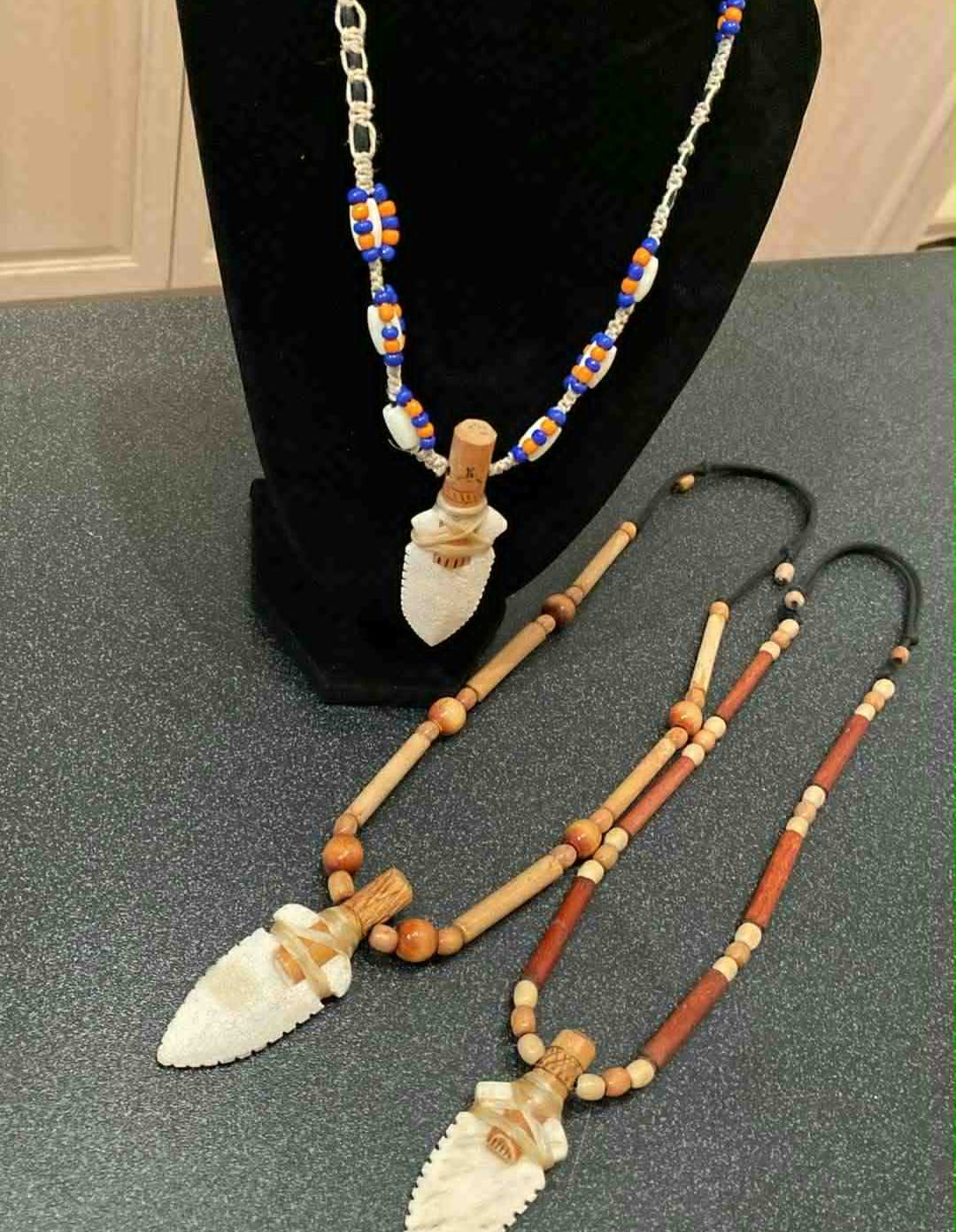 Collier style pointe de flèche perlage avancé